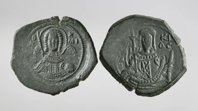 Isaac II Angelus, first reign, 1185-1195. Bronze Tetarteron, 21 mm, 3.33 g, Thessalonica. Image: Leu Numismatik AG.