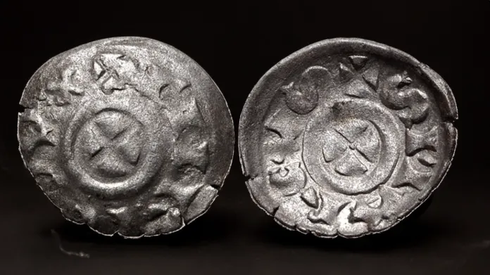 VENICE. Enrico Dandolo. 1192-1205. Billon Denaro scodellato (12.5mm, 0.31 g,). Image: CNG.